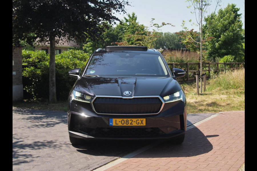 Škoda ENYAQ iV 80 | Panoramadak | Head-Up Display | Trekhaak | Camera | ACC |