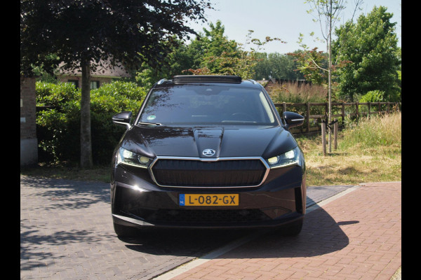 Škoda ENYAQ iV 80 | Panoramadak | Head-Up Display | Trekhaak | Camera | ACC |