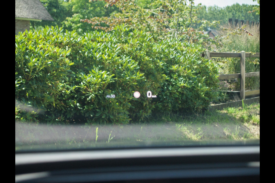 Škoda ENYAQ iV 80 | Panoramadak | Head-Up Display | Trekhaak | Camera | ACC |