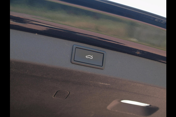 Škoda ENYAQ iV 80 | Panoramadak | Head-Up Display | Trekhaak | Camera | ACC |