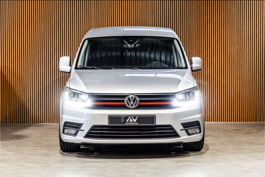 Volkswagen Caddy 2.0 TDI 185 PK DSG R-Line | Camera | CarPlay | Alarm | ACC | Lane Assist | Trekhaak | Navigatie | PDC | DAB | Nieuwe APK | NAP Logisch