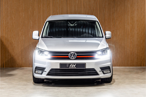 Volkswagen Caddy 2.0 TDI 185 PK DSG R-Line | Camera | CarPlay | Alarm | ACC | Lane Assist | Trekhaak | Navigatie | PDC | DAB | Nieuwe APK | NAP Logisch