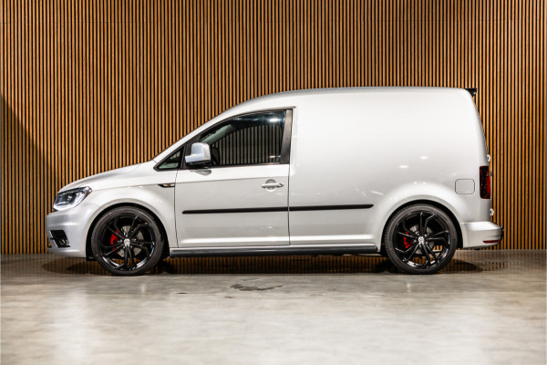 Volkswagen Caddy 2.0 TDI 185 PK DSG R-Line | Camera | CarPlay | Alarm | ACC | Lane Assist | Trekhaak | Navigatie | PDC | DAB | Nieuwe APK | NAP Logisch