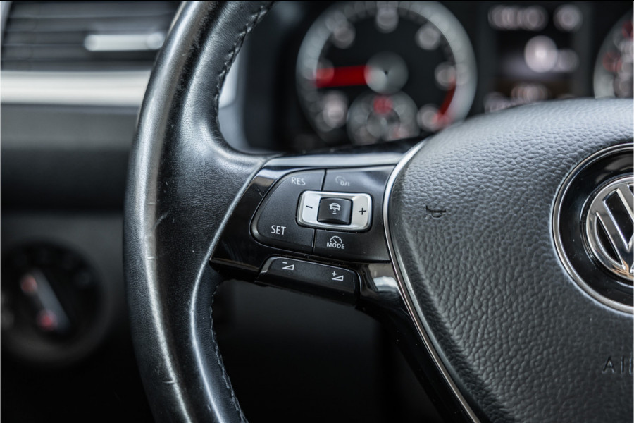 Volkswagen Caddy 2.0 TDI 185 PK DSG R-Line | Camera | CarPlay | Alarm | ACC | Lane Assist | Trekhaak | Navigatie | PDC | DAB | Nieuwe APK | NAP Logisch
