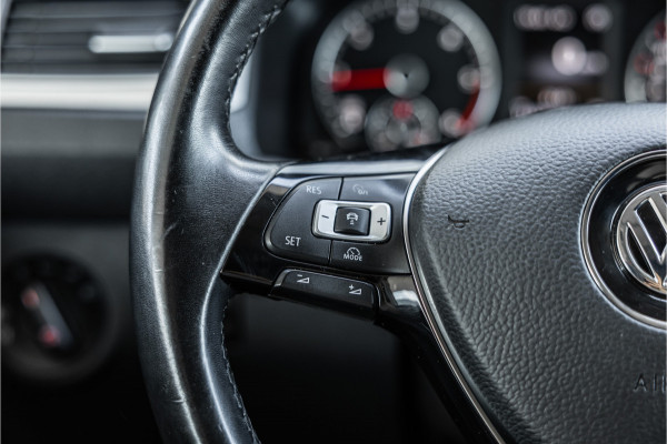 Volkswagen Caddy 2.0 TDI 185 PK DSG R-Line | Camera | CarPlay | Alarm | ACC | Lane Assist | Trekhaak | Navigatie | PDC | DAB | Nieuwe APK | NAP Logisch