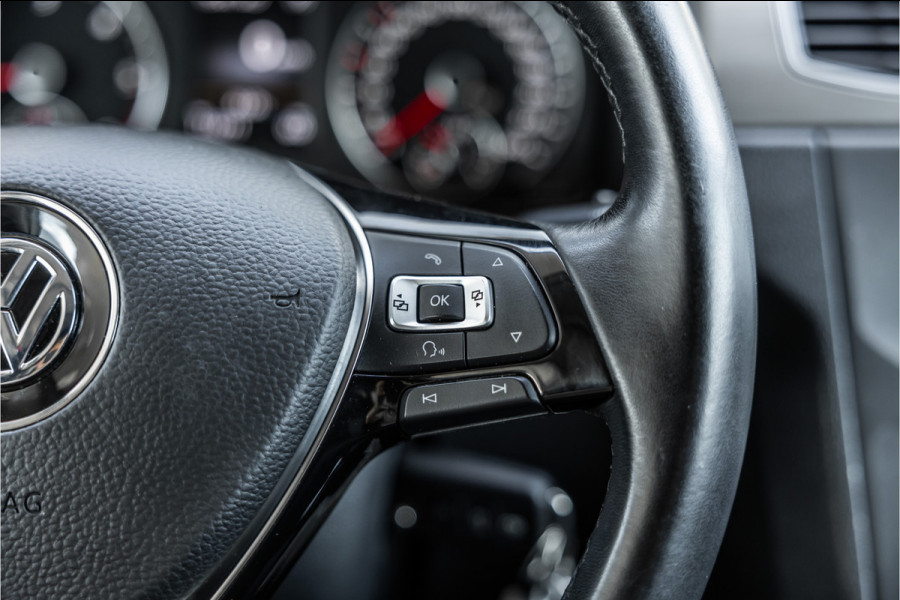 Volkswagen Caddy 2.0 TDI 185 PK DSG R-Line | Camera | CarPlay | Alarm | ACC | Lane Assist | Trekhaak | Navigatie | PDC | DAB | Nieuwe APK | NAP Logisch