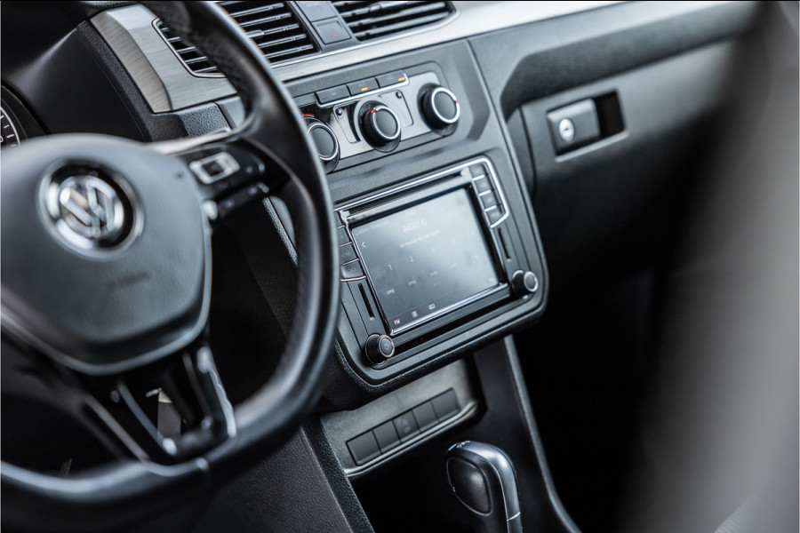 Volkswagen Caddy 2.0 TDI 185 PK DSG R-Line | Camera | CarPlay | Alarm | ACC | Lane Assist | Trekhaak | Navigatie | PDC | DAB | Nieuwe APK | NAP Logisch