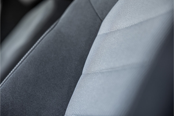 Volkswagen Caddy 2.0 TDI 185 PK DSG R-Line | Camera | CarPlay | Alarm | ACC | Lane Assist | Trekhaak | Navigatie | PDC | DAB | Nieuwe APK | NAP Logisch