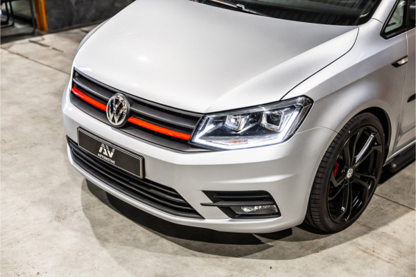 Volkswagen Caddy 2.0 TDI 185 PK DSG R-Line | Camera | CarPlay | Alarm | ACC | Lane Assist | Trekhaak | Navigatie | PDC | DAB | Nieuwe APK | NAP Logisch