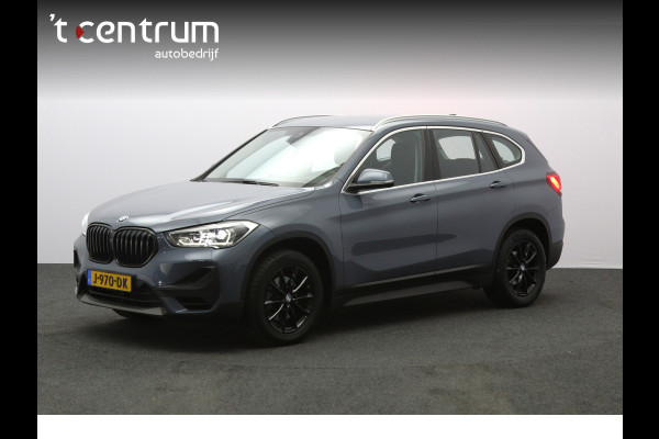 BMW X1 sDrive18i High 140 PK Executive Edition, Trekhaak, Head-Up Display, Stoelverwarming, Sportstoelen