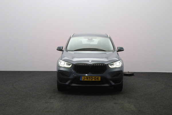 BMW X1 sDrive18i High 140 PK Executive Edition, Trekhaak, Head-Up Display, Stoelverwarming, Sportstoelen