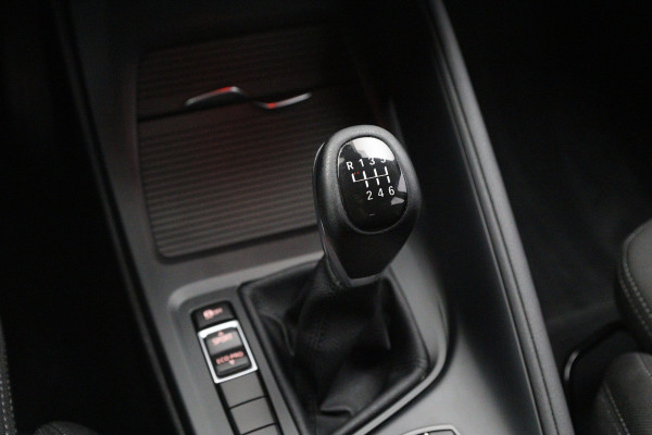 BMW X1 sDrive18i High 140 PK Executive Edition, Trekhaak, Head-Up Display, Stoelverwarming, Sportstoelen