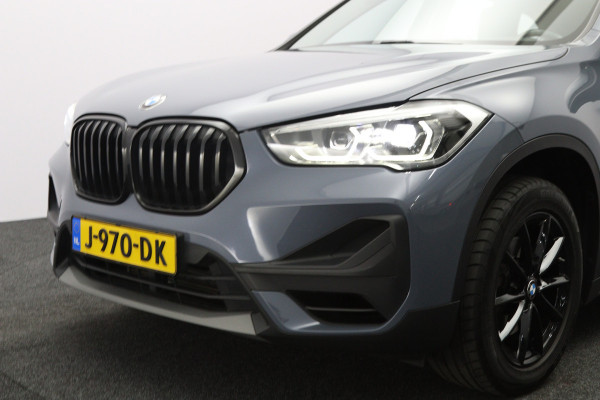 BMW X1 sDrive18i High 140 PK Executive Edition, Trekhaak, Head-Up Display, Stoelverwarming, Sportstoelen