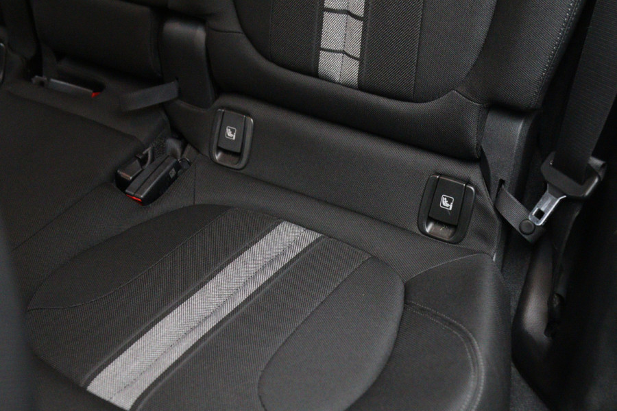BMW X1 sDrive18i High 140 PK Executive Edition, Trekhaak, Head-Up Display, Stoelverwarming, Sportstoelen
