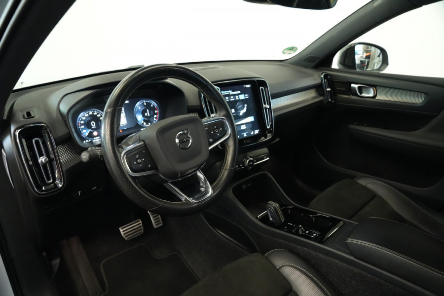 Volvo XC40 2.0 D3 R-Design Cruise/Climate 20''LM Harman&Kardon 24 Maanden garantie* (Vraag naar de voorwaarden)