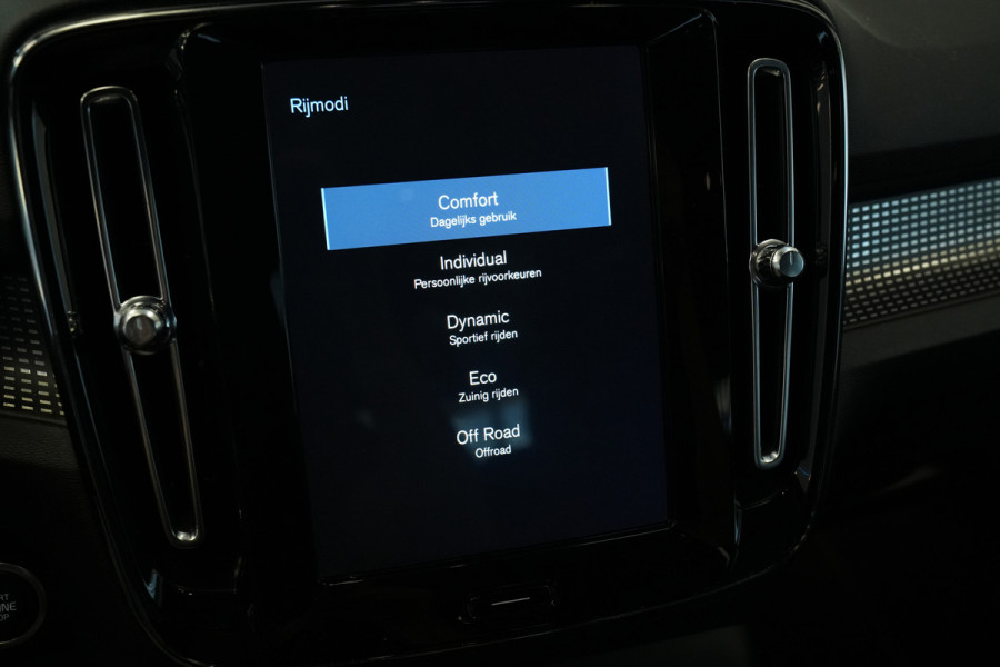 Volvo XC40 2.0 D3 R-Design Cruise/Climate 20''LM Harman&Kardon 24 Maanden garantie* (Vraag naar de voorwaarden)