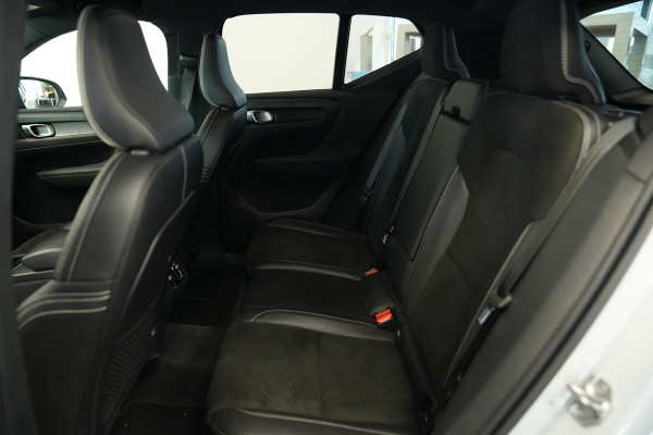 Volvo XC40 2.0 D3 R-Design Cruise/Climate 20''LM Harman&Kardon 24 Maanden garantie* (Vraag naar de voorwaarden)