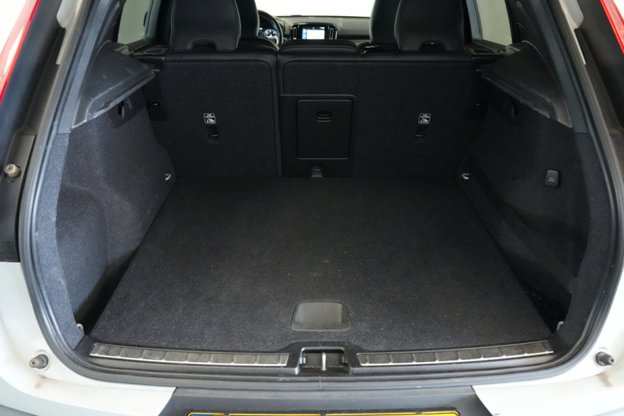 Volvo XC40 2.0 D3 R-Design Cruise/Climate 20''LM Harman&Kardon 24 Maanden garantie* (Vraag naar de voorwaarden)