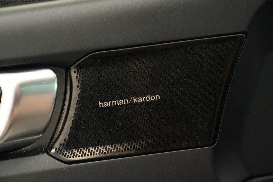 Volvo XC40 2.0 D3 R-Design Cruise/Climate 20''LM Harman&Kardon 24 Maanden garantie* (Vraag naar de voorwaarden)