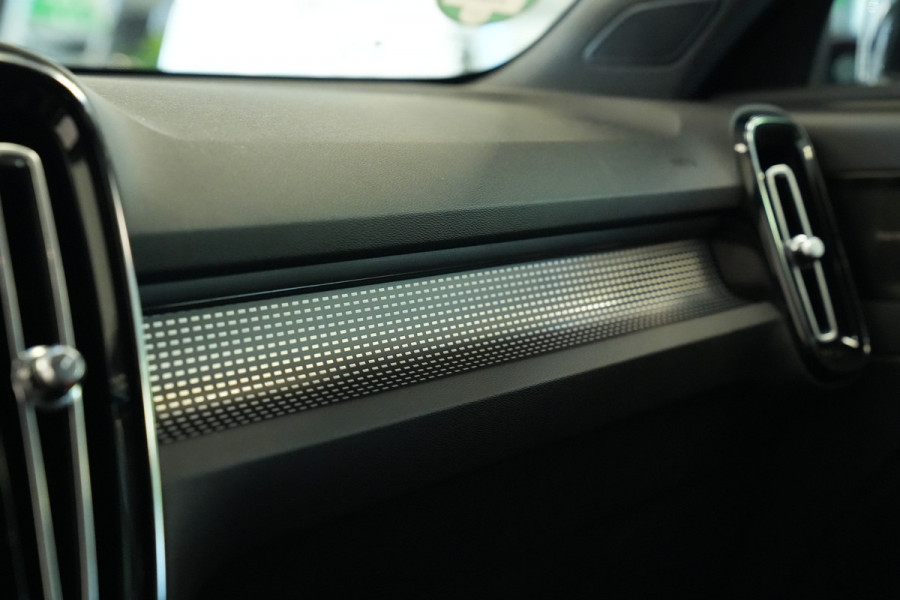 Volvo XC40 2.0 D3 R-Design Cruise/Climate 20''LM Harman&Kardon 24 Maanden garantie* (Vraag naar de voorwaarden)