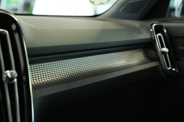 Volvo XC40 2.0 D3 R-Design Cruise/Climate 20''LM Harman&Kardon 24 Maanden garantie* (Vraag naar de voorwaarden)
