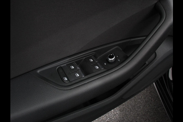 Audi A4 Avant 40 TFSI 205pk Automaat S Line Plus Navigatie Climate Control
