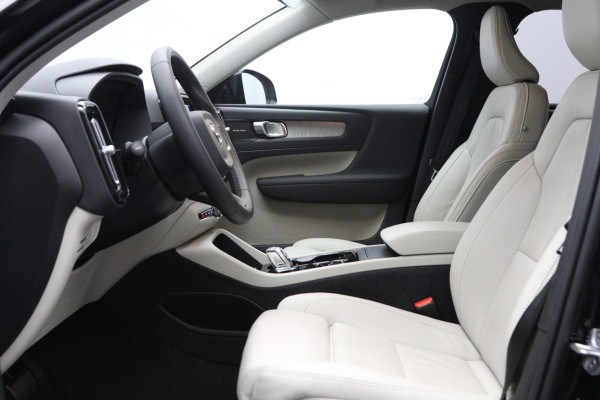 Volvo XC40 2.0 B3 164 PK Plus Dark, Harman/Kardon, Leder, Trekhaak, Memory, Camera