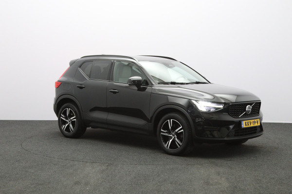 Volvo XC40 2.0 B3 164 PK Plus Dark, Harman/Kardon, Leder, Trekhaak, Memory, Camera