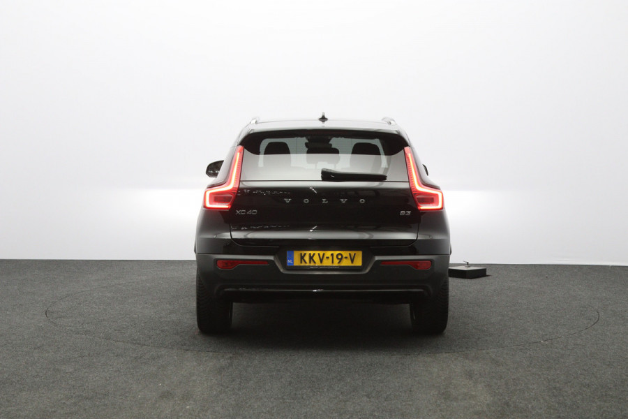 Volvo XC40 2.0 B3 164 PK Plus Dark, Harman/Kardon, Leder, Trekhaak, Memory, Camera