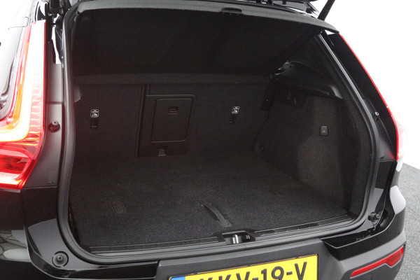 Volvo XC40 2.0 B3 164 PK Plus Dark, Harman/Kardon, Leder, Trekhaak, Memory, Camera