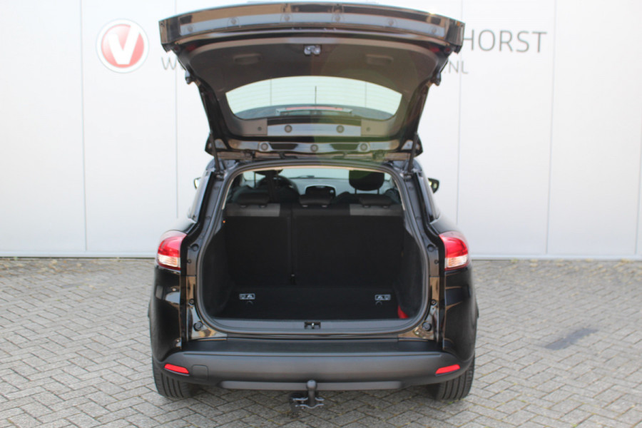 Renault Clio Estate 0.9-90pk TCe Zen. Nette en praktische Renault Clio Estate voor nog jaren comfortabel rijplezier. Airco, cruise control, navigatie, telefoonvoorb., trekhaak, elektr. ramen, centr. vergr. etc.
