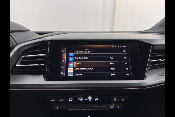 Audi Q4 e-tron 40 Launch Edition Advanced 77 kWh [ 3-Fase-11kW ] {SoH-93%} (INCL-BTW) Aut. *NAVI-FULLMAP | MATRIX-LED | KEYLESS | CAMERA | AUDI-SOUND |  DIGI-COCKPIT | DAB | AMBIENTLIGHT | HEATED-SPORTSEATS | PRIVACY-GLASS | CRUISE | 19''ALU*