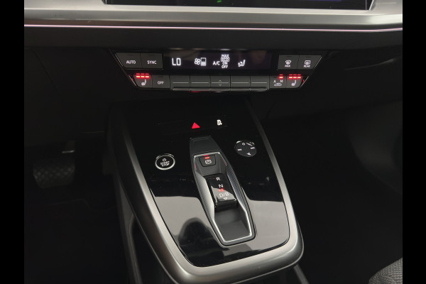 Audi Q4 e-tron 40 Launch Edition Advanced 77 kWh [ 3-Fase-11kW ] {SoH-93%} (INCL-BTW) Aut. *NAVI-FULLMAP | MATRIX-LED | KEYLESS | CAMERA | AUDI-SOUND |  DIGI-COCKPIT | DAB | AMBIENTLIGHT | HEATED-SPORTSEATS | PRIVACY-GLASS | CRUISE | 19''ALU*