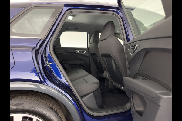 Audi Q4 e-tron 40 Launch Edition Advanced 77 kWh [ 3-Fase-11kW ] {SoH-93%} (INCL-BTW) Aut. *NAVI-FULLMAP | MATRIX-LED | KEYLESS | CAMERA | AUDI-SOUND |  DIGI-COCKPIT | DAB | AMBIENTLIGHT | HEATED-SPORTSEATS | PRIVACY-GLASS | CRUISE | 19''ALU*