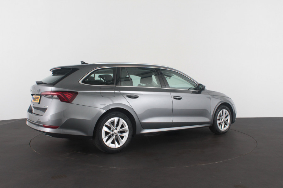 Škoda Octavia Combi 1.0 e-TSI Style > Trekhaak/Automaat/Adapt.cruise/All season banden