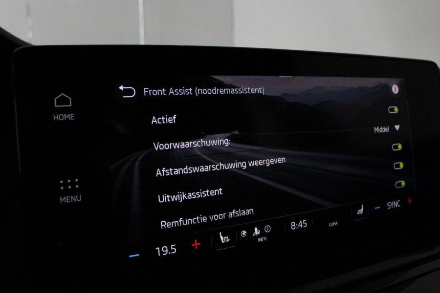 Škoda Octavia Combi 1.0 e-TSI Style > Trekhaak/Automaat/Adapt.cruise/All season banden