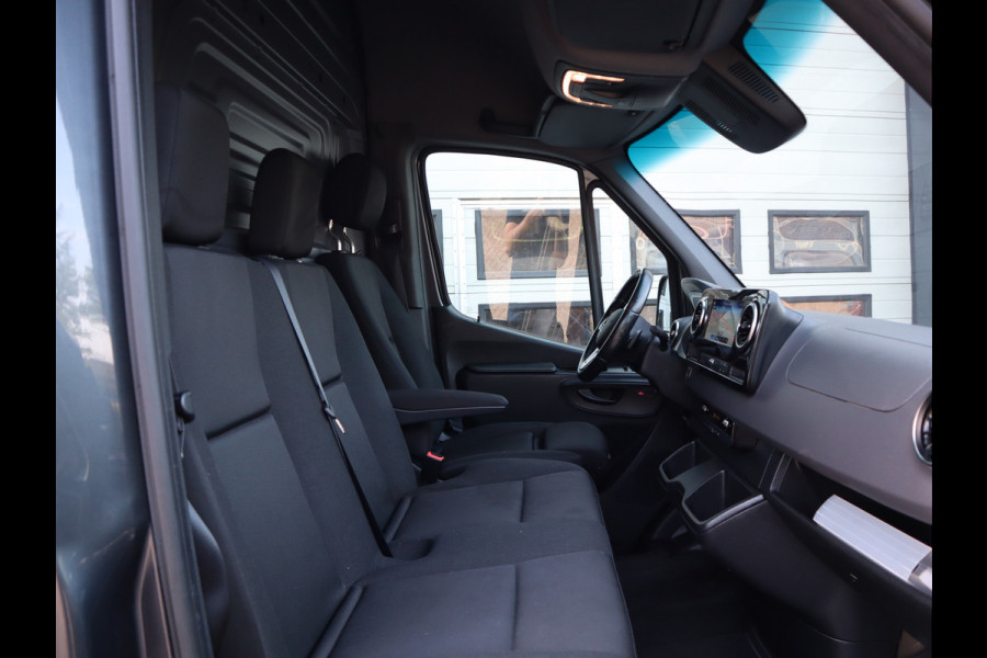 Mercedes-Benz Sprinter 319 CDI 3.0 V6 Euro 6 Automaat L2H2 - 3,5t KG Trekhaak - MBUX - LED
