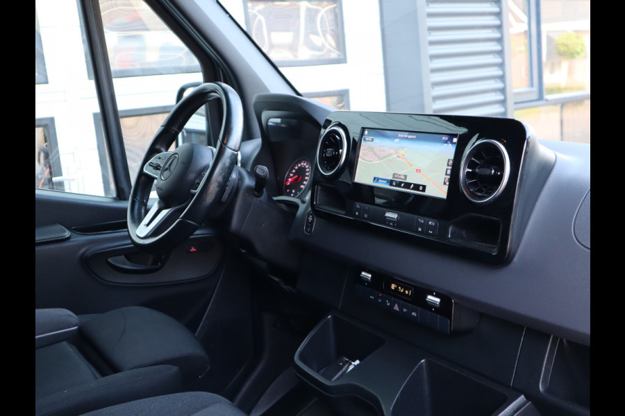 Mercedes-Benz Sprinter 319 CDI 3.0 V6 Euro 6 Automaat L2H2 - 3,5t KG Trekhaak - MBUX - LED