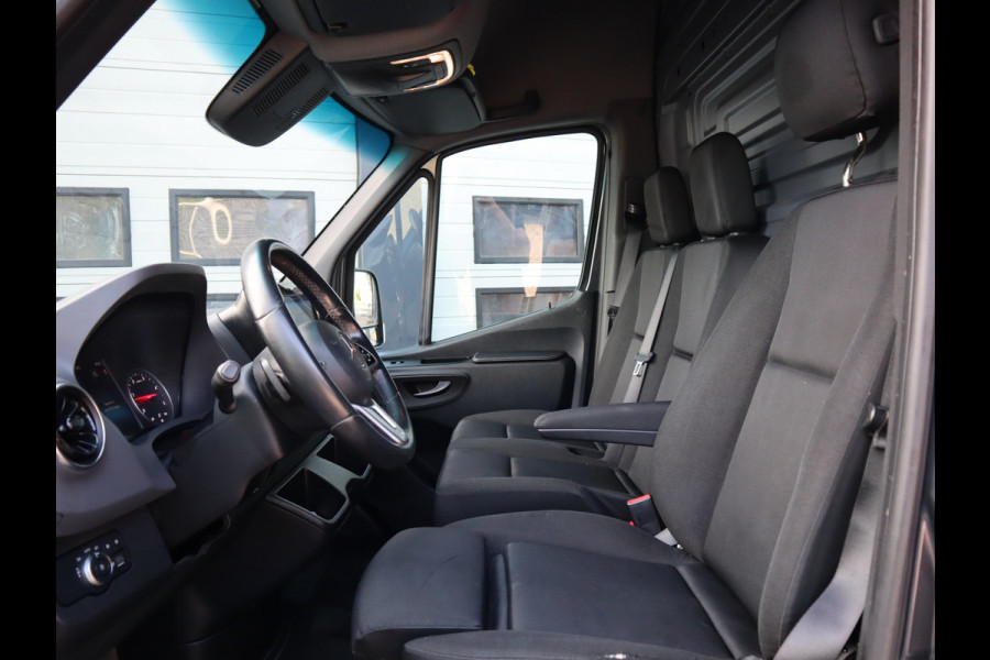 Mercedes-Benz Sprinter 319 CDI 3.0 V6 Euro 6 Automaat L2H2 - 3,5t KG Trekhaak - MBUX - LED