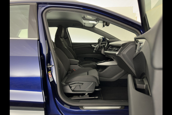 Audi Q4 e-tron 40 Launch Edition Advanced 77 kWh [ 3-Fase-11kW ] {SoH-93%} (INCL-BTW) Aut. *NAVI-FULLMAP | MATRIX-LED | KEYLESS | CAMERA | AUDI-SOUND |  DIGI-COCKPIT | DAB | AMBIENTLIGHT | HEATED-SPORTSEATS | PRIVACY-GLASS | CRUISE | 19''ALU*