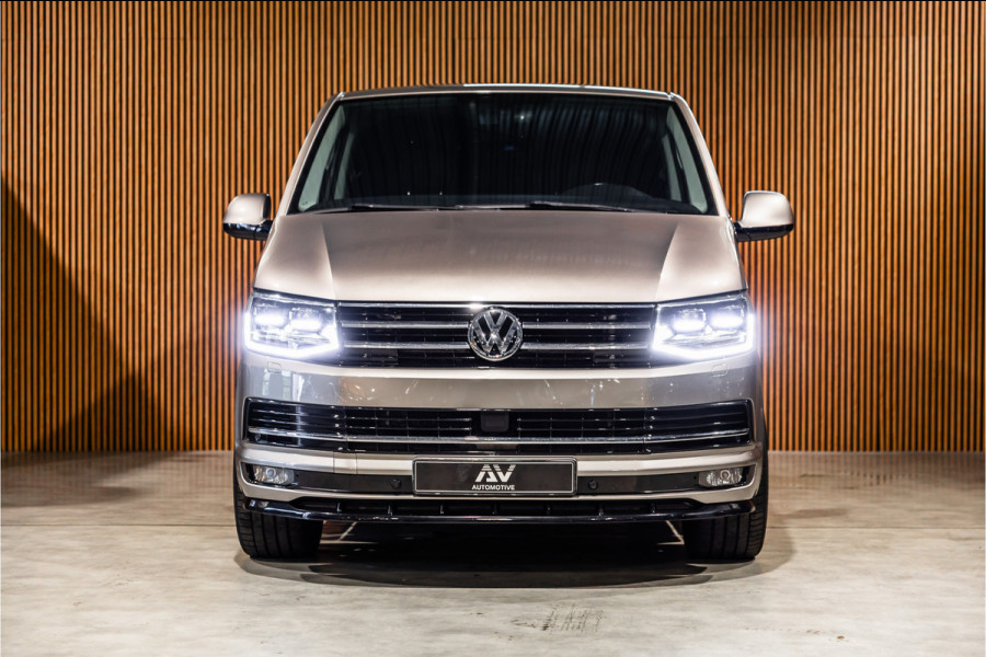 Volkswagen Transporter 2.0 TDI L2H1 DC Highline | Schuifdak | ACC | Bi-Xenon | Camera | Stoelverwarming | Navigatie | Alcantara bekleding | Trekhaak | L+R Schuifdeur | 20'' Sport velgen | Orig. NL Auto | NAP Logisch | Nieuwe APK