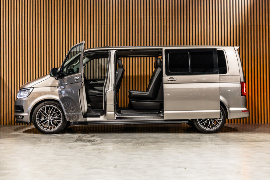 Volkswagen Transporter 2.0 TDI L2H1 DC Highline | Schuifdak | ACC | Bi-Xenon | Camera | Stoelverwarming | Navigatie | Alcantara bekleding | Trekhaak | L+R Schuifdeur | 20'' Sport velgen | Orig. NL Auto | NAP Logisch | Nieuwe APK