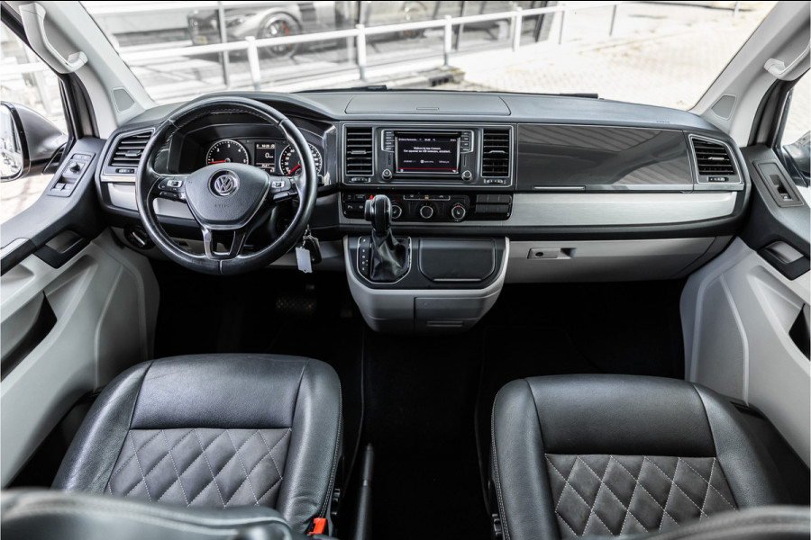 Volkswagen Transporter 2.0 TDI L2H1 DC Highline | Schuifdak | ACC | Bi-Xenon | Camera | Stoelverwarming | Navigatie | Alcantara bekleding | Trekhaak | L+R Schuifdeur | 20'' Sport velgen | Orig. NL Auto | NAP Logisch | Nieuwe APK