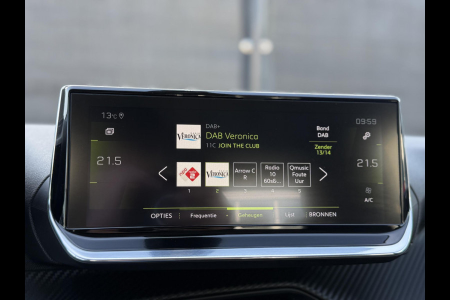 Peugeot 208 1.2 PureTech Allure 2e Eigenaar|Adap-cruise|Clima|Camera|Trekhaak|Carplay|PDC V+A|D-riem vv in 2023|N.A.P|APK tot 07-2026