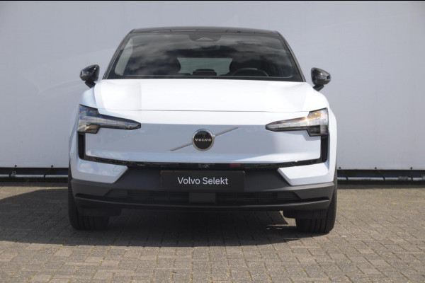 Volvo EX30 Single Motor Extended Range Plus Europa 69 kWh / Elektrische stoelen / Adaptieve cruise control / BLIS / Parkeersensoren met camera / Elektrische achterklep / 20" velgen / Google infotainment / Keyless entry