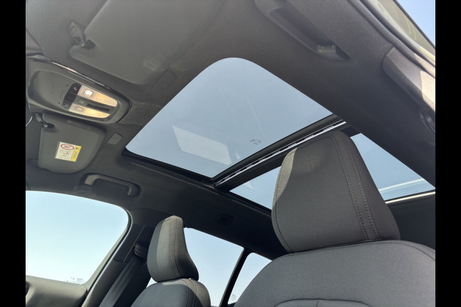 Volvo XC40 Recharge Ultimate 70 kWh | Zwenkbare trekhaak | panorama dak | Blis | Memory | Adaptieve cruise | Harman Kardon |
