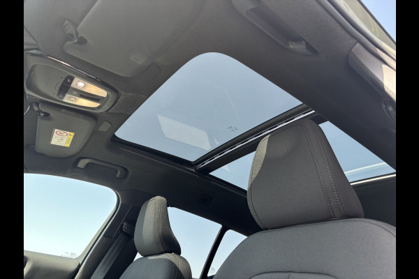 Volvo XC40 Recharge Ultimate 70 kWh | Zwenkbare trekhaak | panorama dak | Blis | Memory | Adaptieve cruise | Harman Kardon |