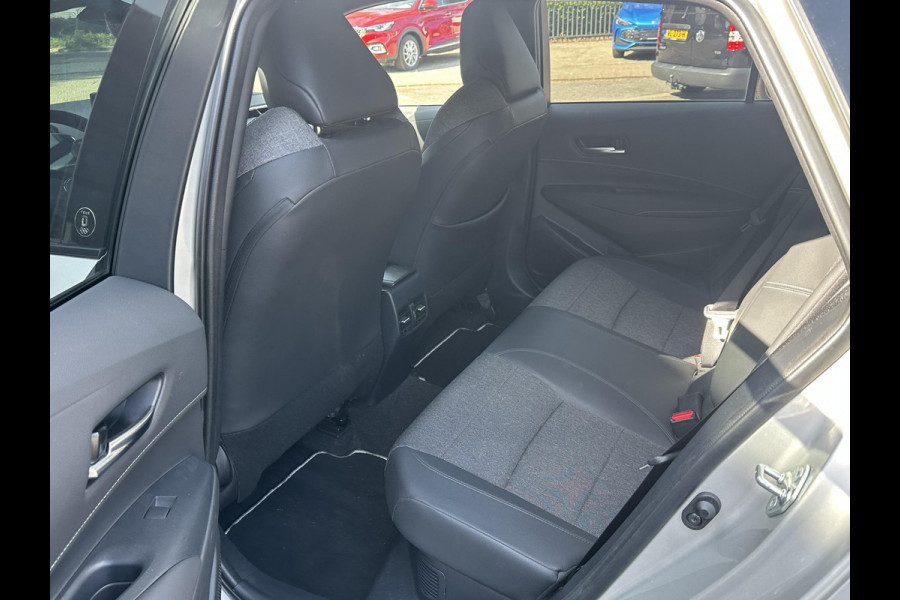 Toyota Corolla Touring Sports Hybrid 140 Business Plus VAN €29.900 VOOR €27.877 | UW WK-VOORDEEL €2.023| TOYOTA GARANTIE T/M 2034| AFNEEMBARE TREKHAAK| CAMERA| STOEL + STUURVERWARMING| VOORRUITVERWARMING|