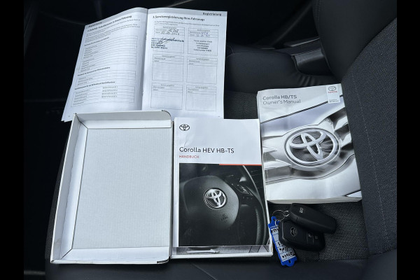 Toyota Corolla Touring Sports Hybrid 140 Business Plus VAN €29.900 VOOR €27.877 | UW WK-VOORDEEL €2.023| TOYOTA GARANTIE T/M 2034| AFNEEMBARE TREKHAAK| CAMERA| STOEL + STUURVERWARMING| VOORRUITVERWARMING|
