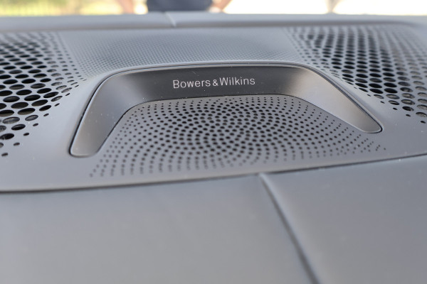 BMW X5 xDrive50e Launch Edition SKYLOUNGE | MASSAGE | STOELVERKOELING & VERWARMING | BOWERS & WILKINS | SFEERVERLICHTING | 360 CAMERA | CARPLAY | CARBON INTERIEUR | STUURVERWARMING |